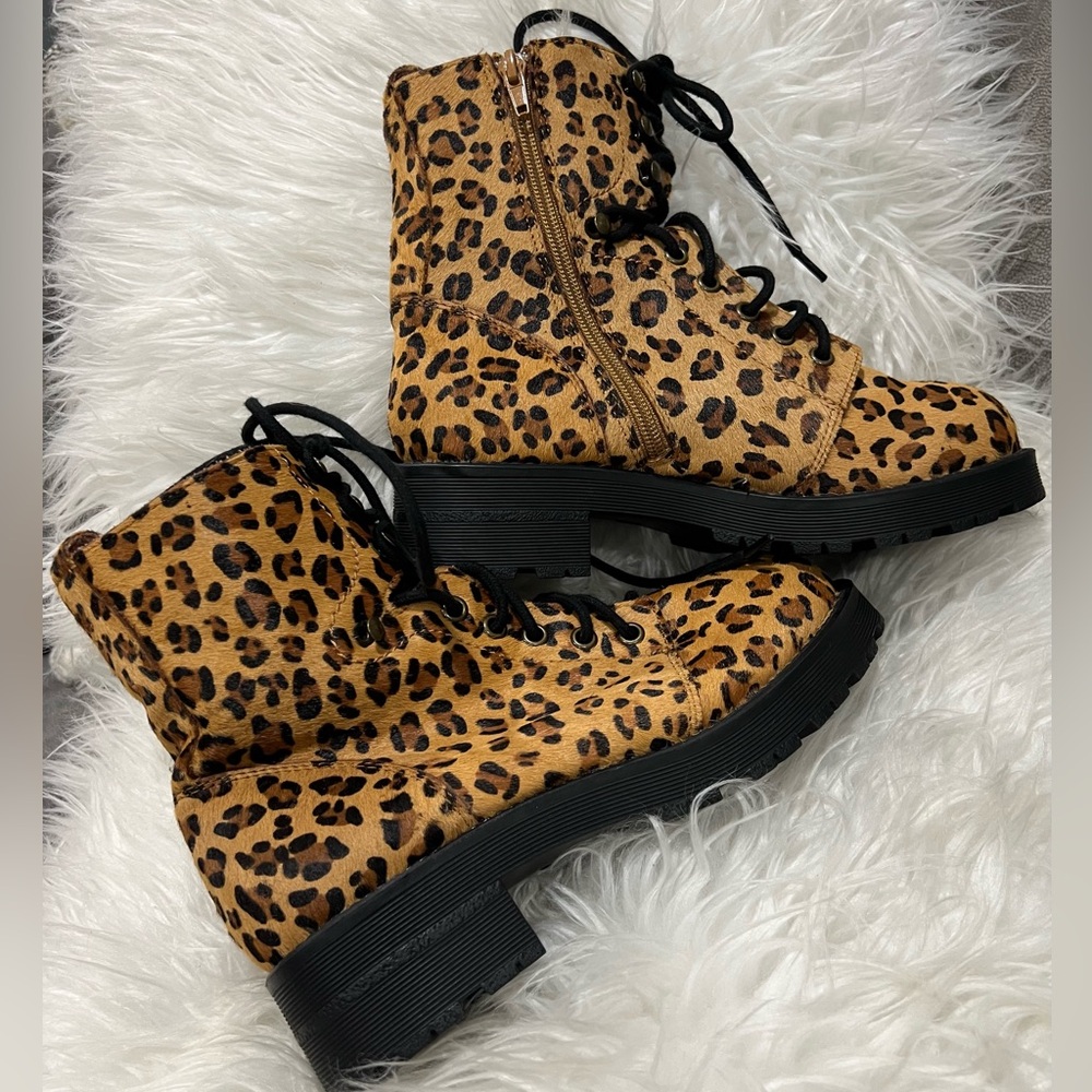 MIA Miki Leopard Print Combat Boot Size 6.5 excellent condition